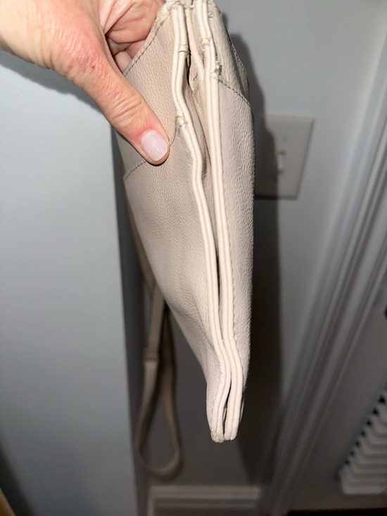 Radley London “Pockets” Blush Cream Leather Crossbody | Multi Zip - Picture 7 of 12